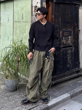 「アイテム（コインケース）」を使った、岡本幸大さん（メンズ・172cm・20代）の秋コーディネート