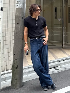 「SINSS（シンス）のRib henley HS T-shirt / リブヘンリーショートスリーブTシャツ（Tシャツ/カットソー）」を使った、岡本幸大さん（メンズ・172cm）の夏コーディネート