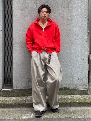 「SINSS(シンス)のHeavy weight double zip hoodie / ヘビーウェイトダブルジップフーディー(短丈)(パーカー)」を使った、岡本幸大さん(メンズ・172cm)の秋コーディネート