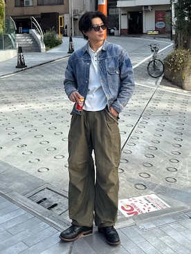 「アイテム（ネックレス）」を使った、岡本幸大さん（メンズ・172cm）の春コーディネート