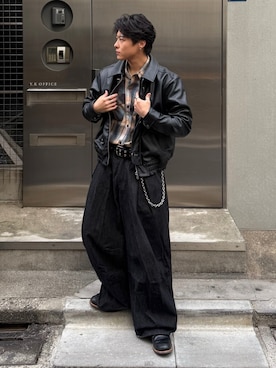 「アイテム（ウォレットチェーン）」を使った、岡本幸大さん（メンズ・172cm）の冬コーディネート