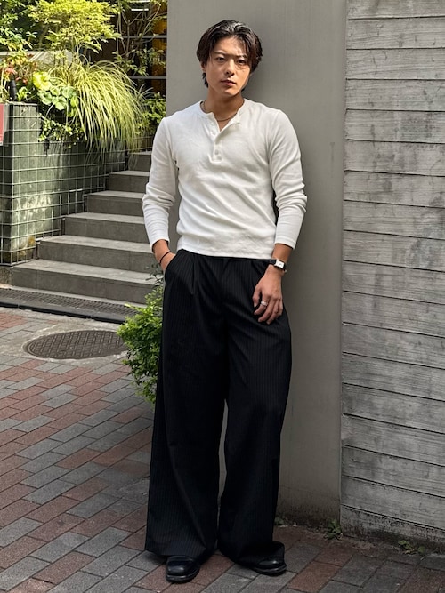 「Daniel Wellington(ダニエルウェリントン)のBound 35x24 Black croc メンズ腕時計 本革(アナログ腕時計)」を使った、岡本幸大さん(メンズ・172cm)の秋コーディネート