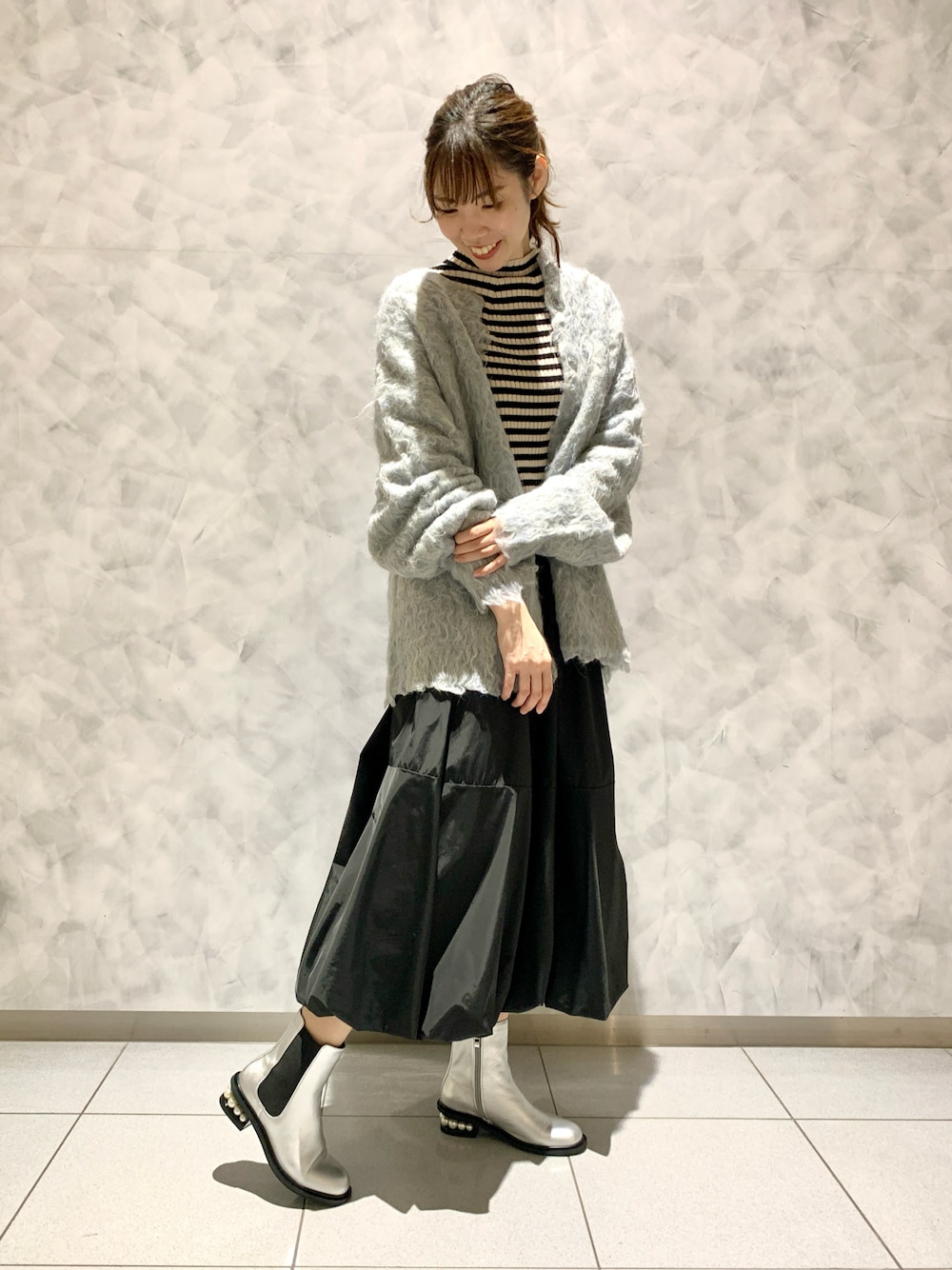 NICALパール装飾の黒いショートブーツ NICAL（ニカル）の「【本革