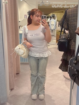 「OLIVE des OLIVE（オリーブデオリーブ）のサイドレースアップストレッチフレアパンツ（デニムパンツ、ブルー系）」を使った、sanaさん（レディース・157cm）の春コーディネート
