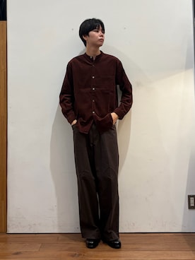「URBAN RESEARCH DOORS（アーバンリサーチドアーズ）の『XLサイズ/WEB限定』コーデュロイバンドカラーシャツ（シャツ/ブラウス、オレンジ系）」を使った、ITOさん（メンズ・180cm）の秋コーディネート