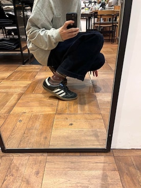 「冬の差し色コーデ」｜「アイテム（ソックス/靴下）」を使った、ITOさん（メンズ・180cm）の冬コーディネート