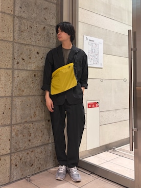 「URBAN RESEARCH DOORS（アーバンリサーチドアーズ）の『別注』BURLAP OUTFITTER×DOORS　SUPPLEX NYLON 2B JACKET（テーラードジャケット、ブラック系）」を使った、ITOさん（メンズ・180cm）の春コーディネート