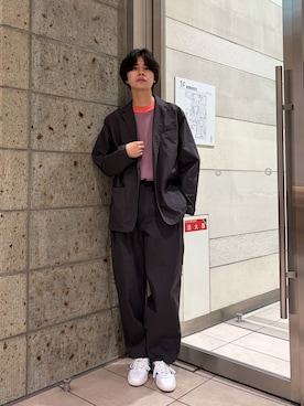 「URBAN RESEARCH DOORS（アーバンリサーチドアーズ）の『別注』BURLAP OUTFITTER×DOORS　SUPPLEX NYLON 2B JACKET（テーラードジャケット、グレー系）」を使った、ITOさん（メンズ・180cm）の春コーディネート