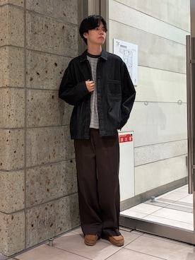 「URBAN RESEARCH DOORS（アーバンリサーチドアーズ）のデニムシャツカバーオール（デニムジャケット、ブラック系）」を使った、ITOさん（メンズ・180cm）の秋コーディネート