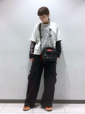 「アイテム（キーホルダー）」を使った、MAMIさん（レディース・160cm）の秋コーディネート