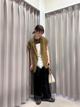 「ITEMS URBANRESEARCH（アイテムズ アーバンリサーチ）のコンパクトTシャツ（Tシャツ/カットソー、グレー系）」を使った、莉央さん（レディース・166cm）の夏コーディネート