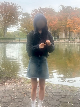 「アイテム（デニムスカート）」を使った、りりさん（レディース・155cm）の秋コーディネート