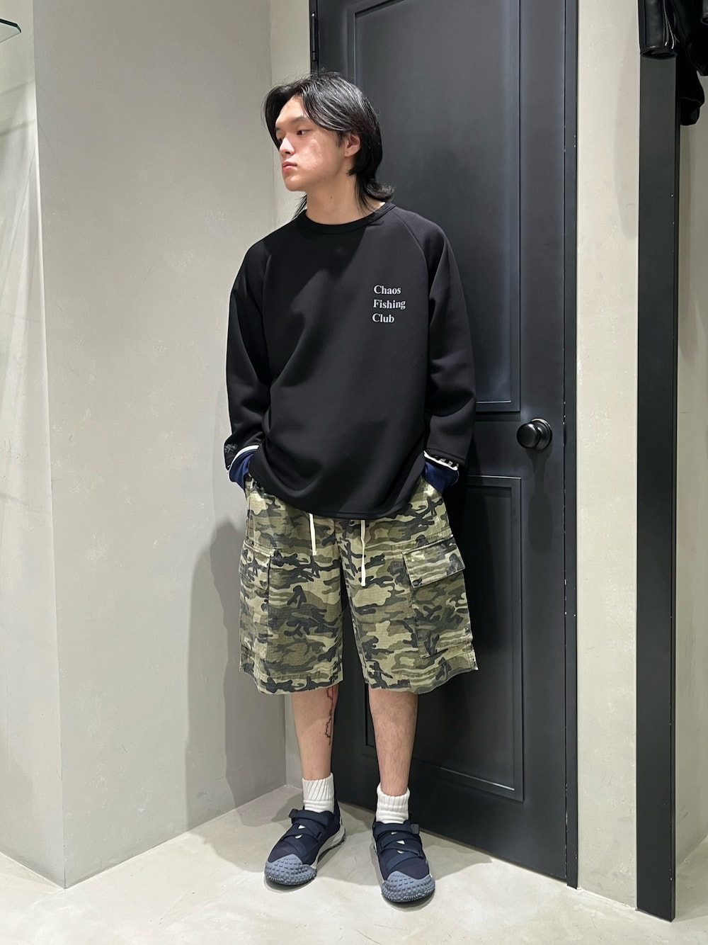 「BEAVER、BEAVER札幌、ビーバー、ビーバー(BEAVER)、ビーバー札幌、ショートパンツ、ショーツ、ショーツスタイル、夏コーデ、春コーデ」｜「BEAVERのB omnivore/ビーオムニボー　RIP STOP CARGO SHORTS リップストップカーゴショーツ（その他パンツ、その他）」を使った、森康雄さん（骨格ナチュラル・メンズ・178cm）の夏コーディネートの1枚目の写真