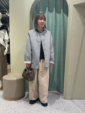 「アイテム（ノーカラージャケット、グレー系）」を使った、jenanatsumiさん（レディース・159cm）の秋コーディネート