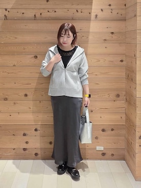 「GLOBAL WORK（グローバルワーク）のエアかる厚底ローファー/136031（ローファー、ブラック系）」を使った、テソ子さん（レディース・162cm）の春コーディネート