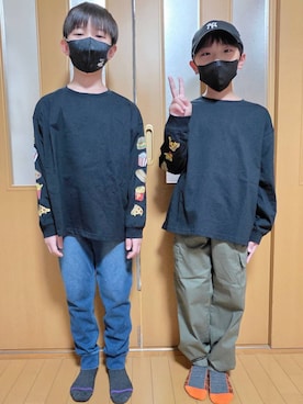 「アイテム（カーゴパンツ）」を使った、テソ子さん（キッズ・136cm）の秋コーディネート