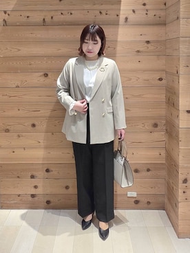 「アイテム（ブローチ/コサージュ）」を使った、テソ子さん（レディース・162cm）の冬コーディネート