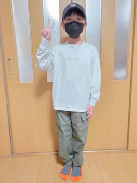 「アイテム（カーゴパンツ）」を使った、テソ子さん（キッズ・133cm）の秋コーディネート