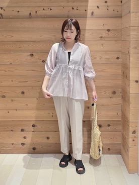 「GLOBAL WORK（グローバルワーク）のウツクシルエットDRYテーパードパンツ/636544（その他パンツ、ベージュ系）」を使った、テソ子さん（レディース・162cm）の春コーディネート