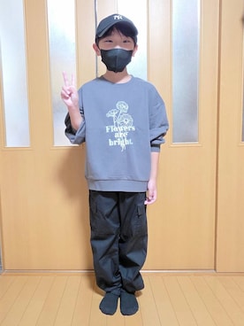「アイテム（カーゴパンツ）」を使った、テソ子さん（キッズ・133cm）の秋コーディネート