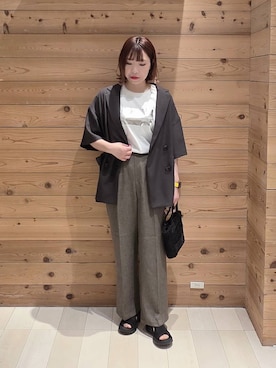 「GLOBAL WORK（グローバルワーク）のスッキリイージーパンツ/629832（その他パンツ、ブラウン系）」を使った、テソ子さん（レディース・162cm）の春コーディネート