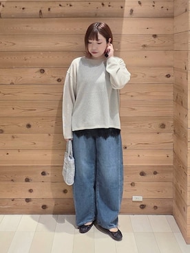「アイテム（クラッチバッグ、シルバー系）」を使った、テソ子さん（レディース・162cm）の春コーディネート