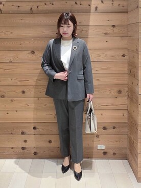 「アイテム（ブローチ/コサージュ、その他）」を使った、テソ子さん（レディース・162cm）の冬コーディネート