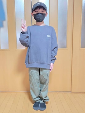 「アイテム（カーゴパンツ）」を使った、テソ子さん（キッズ・133cm）の秋コーディネート