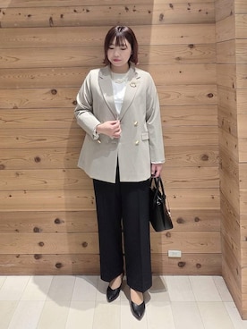 「アイテム（ブローチ/コサージュ）」を使った、テソ子さん（レディース・162cm）の冬コーディネート