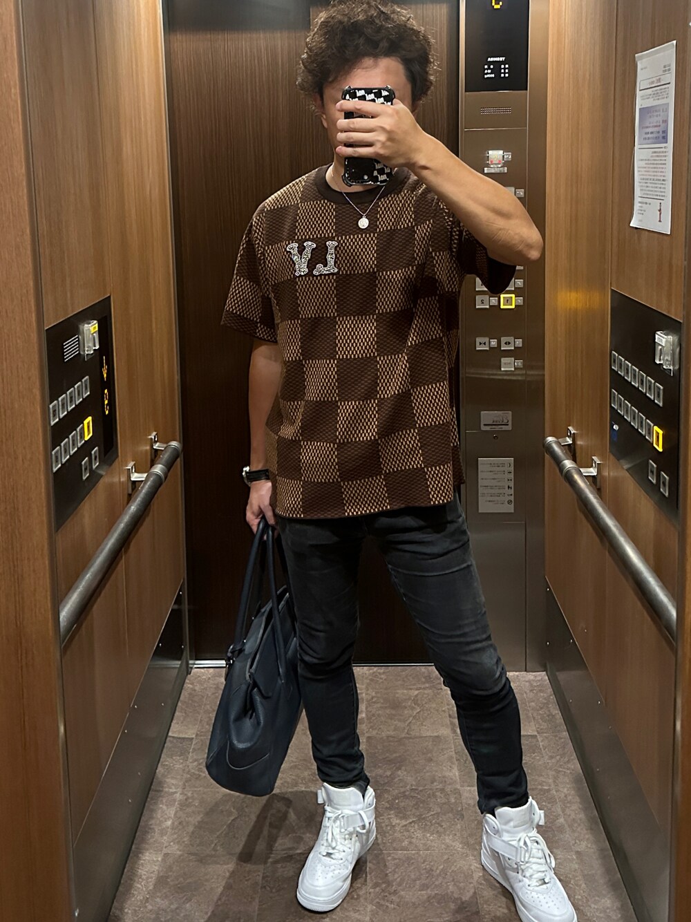 Louis Vuitton ブラウン Tシャツ S 美品】LOUIS VUITTONルイヴィトン☆Tシャツ☆ブラウン茶色☆S