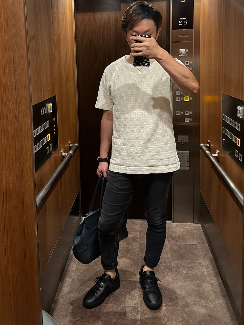 【HERMES】どんなコーデにも◎エルメスブーメランスニーカー org.jpg