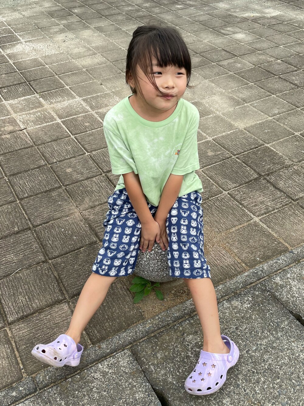 「シンプル、カジュアルコーデ、子供コーデ、むすめコーデ、5歳」｜「UNIQLOのアイテム（Tシャツ/カットソー、グリーン系）」を使った、houjunさん（メンズ・160cm）の夏コーディネートの1枚目の写真