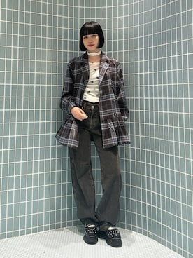 「jouetie（ジュエティ）の【SOMETHING×PosTokyo】Straight Loose Denim（デニムパンツ、ブラック系）」を使った、JURIさん（レディース・161cm）の秋コーディネート