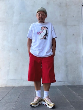 「NIKE（ナイキ）のアイテム（スニーカー、ゴールド系）」を使った、ザッキローニさん（メンズ・172cm）の夏コーディネート