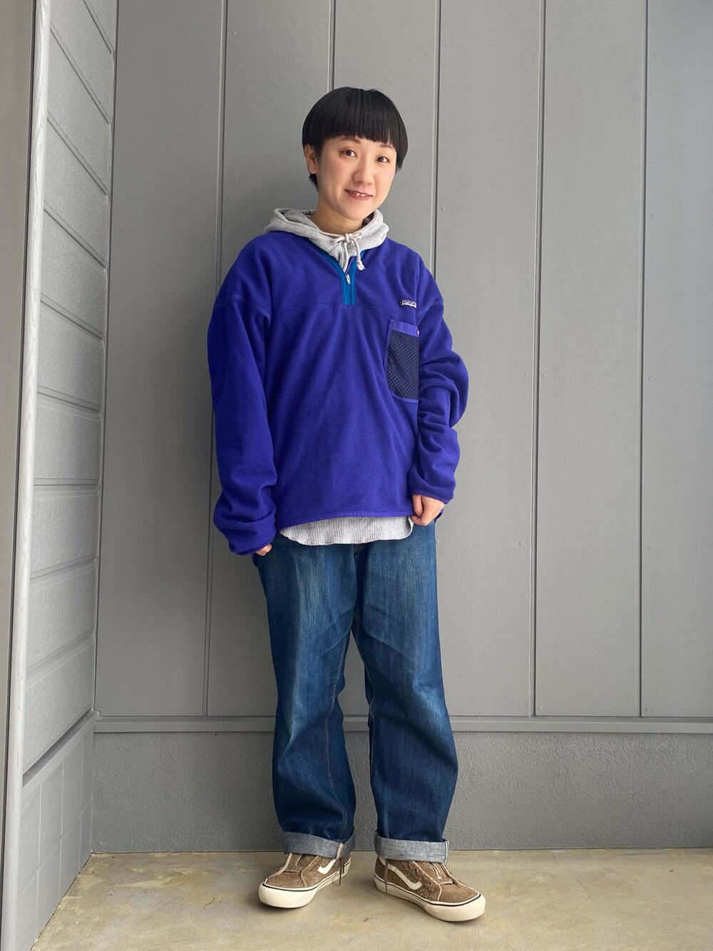 「カジュアルコーデ、メンズライク、スニーカー、スニーカーコーデ、古着、古着MIX、デニム、デニムパンツ、patagonia、nonnative、orslow、nonnative×vans、レイヤードスタイル、BEAMS BOY、フリース」｜「BEAMS BOYのアイテム（デニムパンツ、ブルー系）」を使った、mariさん（レディース・150cm）の冬コーディネートの1枚目の写真