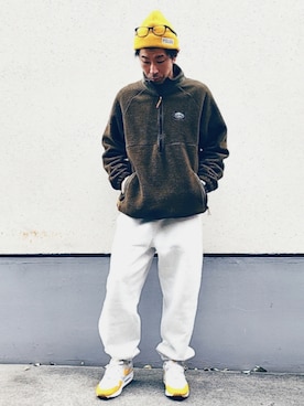 「アイテム（スニーカー、イエロー系）」を使った、03さん（メンズ・176cm）の秋コーディネート