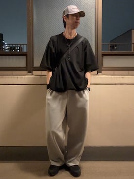 「On（オン）のアイテム」を使った、HOLLIEさん（メンズ・180cm）の夏コーディネート
