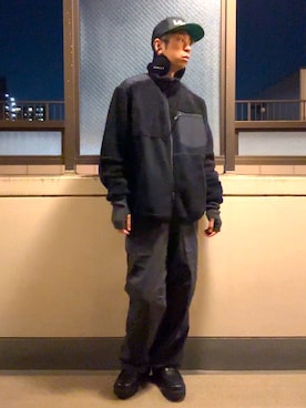 「アイテム（ダウンベスト、ブラック系）」を使った、HOLLIEさん（メンズ・180cm）の冬コーディネート