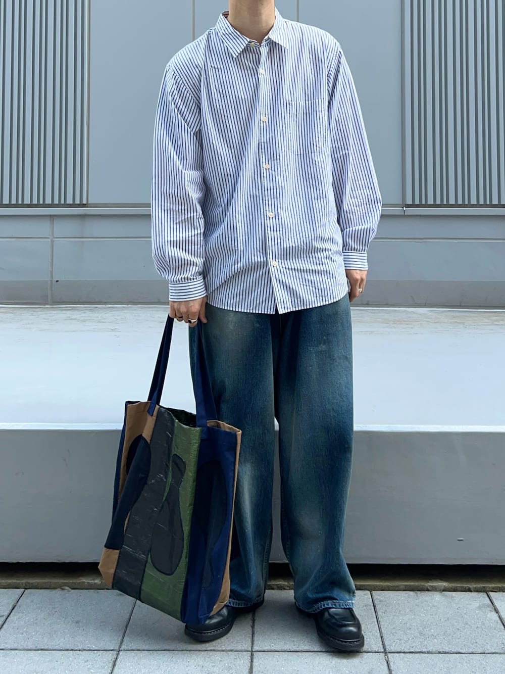 KHOKIのトートバッグを使った人気ファッションコーディネート - WEAR