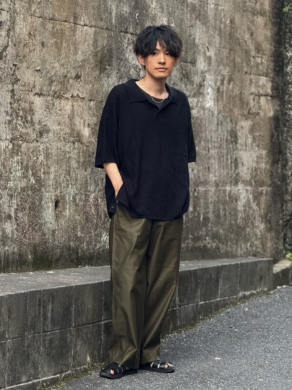 「ラフ、ラフコーデ、ニットポロ、ポロシャツ、PR、serace、プチプラ、プチプラコーデ、CIOTA、EDIFICE、きれいめカジュアル、大人カジュアル、シンプルコーデ、今日のコーデ、低身長」｜「SERACEの【SERACE】Oversize jacquard short sleeve knit polo shirt / オーバーサイズジャガード半袖ニットポロシャツ（ポロシャツ、ブラック系）」を使った、ゆっきーさん（骨格ウェーブ・メンズ・165cm）の夏コーディネートの1枚目の写真