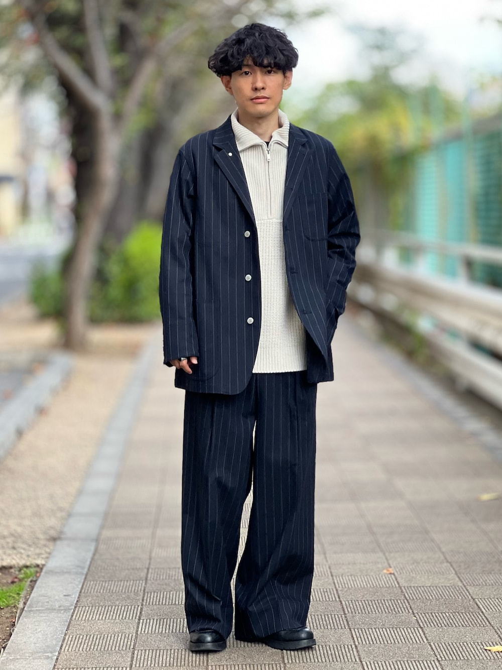 「ファッションを楽しもう、秋冬コーデ、冬コーデ、大人カジュアル、きれいめカジュアル、シンプルコーデ、低身長、セットアップ、ジャケットスタイル、ジャケットコーデ、カバーオール、スラックス、ニット、ハーフジップ、プチプラ」｜「TOM WOODの＜TOM WOOD（トムウッド）＞ BLUEHAWK EYE C WOMENS/リング □□ ¨（リング、ブルー系）」を使った、ゆっきーさん（骨格ウェーブ・メンズ・165cm）の秋コーディネートの1枚目の写真