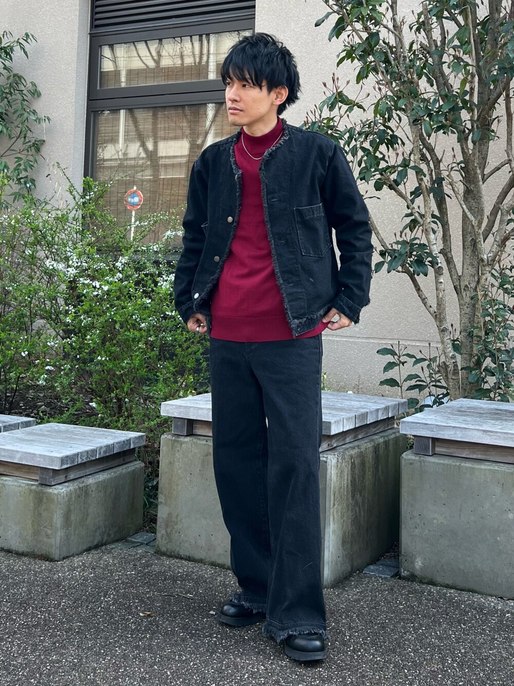 「セットアップ、春服みてみて、デニム、フレアパンツ、フレアデニム、春アウター、春コーデ、レイヤードスタイル、春ニット、モード、モードストリート、デニムジャケット、デニムパンツ、低身長、シンプルコーデ」｜「EDWINの【ZOZO限定】　Nocty×EDWINコラボ　デニムフリンジジャケット（デニムジャケット、ブラック系）」を使った、ゆっきーさん（メンズ・165cm）の春コーディネートの1枚目の写真
