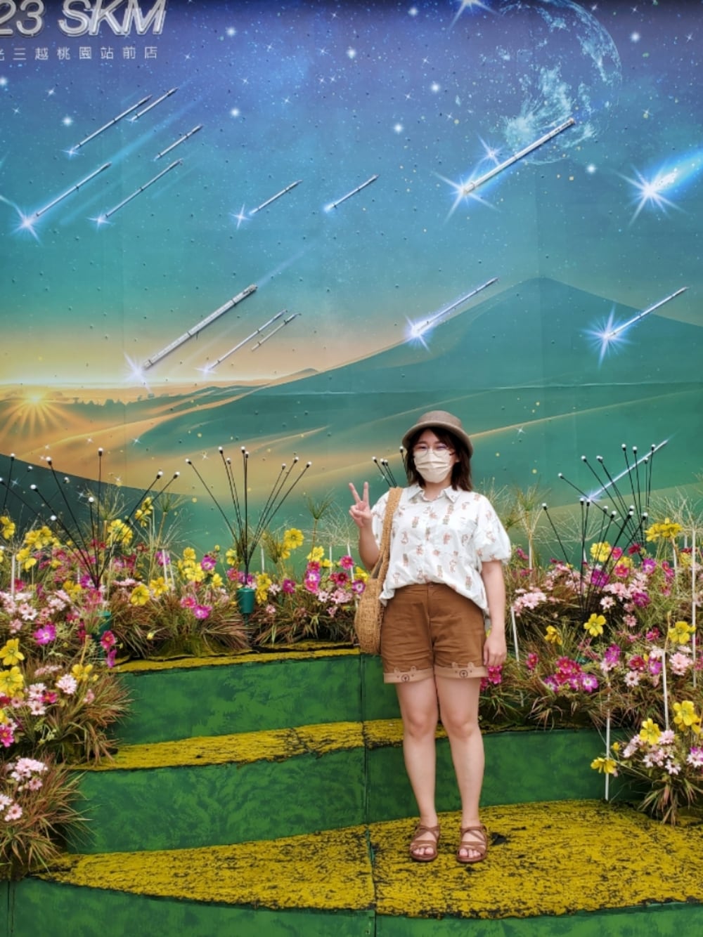 「ootd、夏、休閒、復古、低身長、低身長コーデ、大人カジュアル、大人かわいい、花柄」｜「躲貓貓 Hi and Seeのアイテム（シャツ/ブラウス、グリーン系）」を使った、呱呱🍯さん（レディース・152cm）の夏コーディネートの1枚目の写真