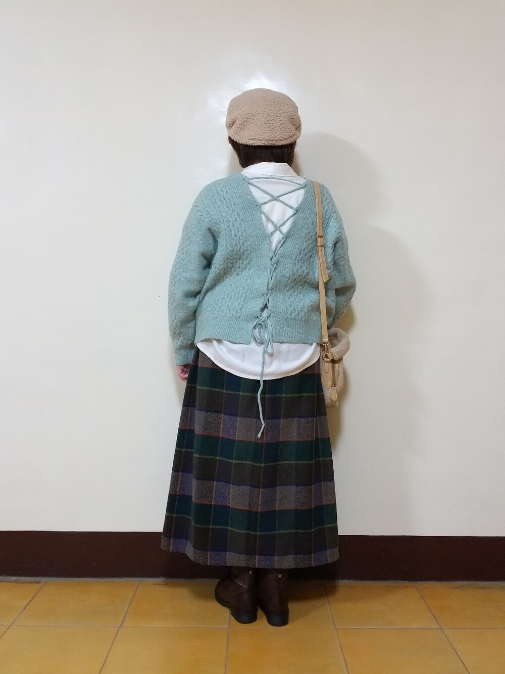 「大人カジュアル、大人女子、チェック柄に恋してる、チェック柄、チェック柄スカート、低身長」｜「SLURRのレースUP 2wayニット（ニット/セーター、グリーン系）」を使った、呱呱🍯さん（レディース・152cm）の春コーディネートの2枚目の写真