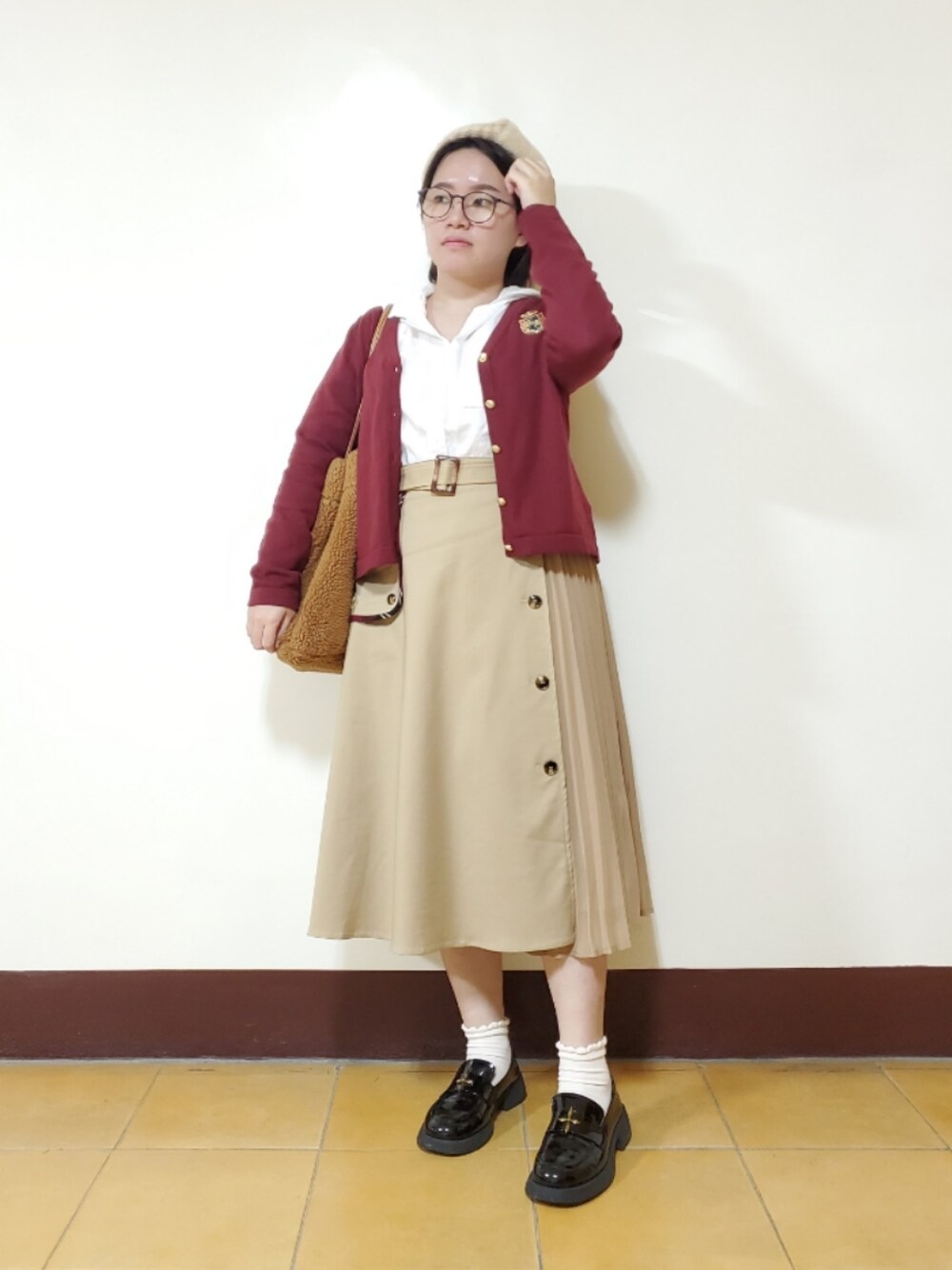 「新星WEARISTAにエントリー、ootd、復古、大人カジュアル、大人コーデ、低身長、低身長女子、秋コーデ」｜「NETのアイテム（シャツ/ブラウス、ホワイト系）」を使った、呱呱🍯さん（レディース・152cm）の冬コーディネートの1枚目の写真