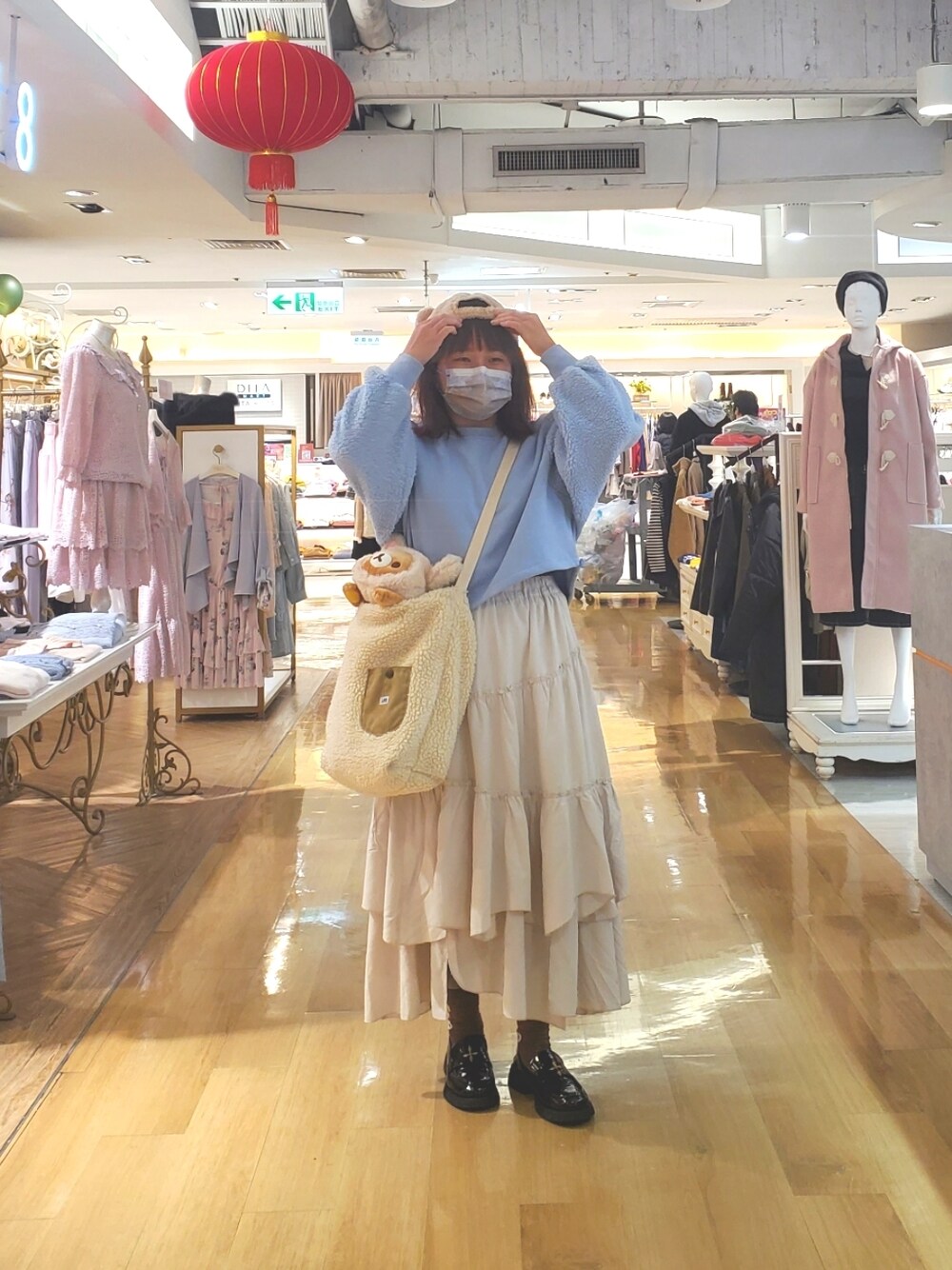 「ほめられ本命コーデ、大人カジュアル、大人かわいい、低身長、春コーデ、熊本」｜「earth music&ecologyのボアスリーブプルオーバー（スウェット、ブルー系）」を使った、呱呱🍯さん（レディース・152cm）の春コーディネートの1枚目の写真