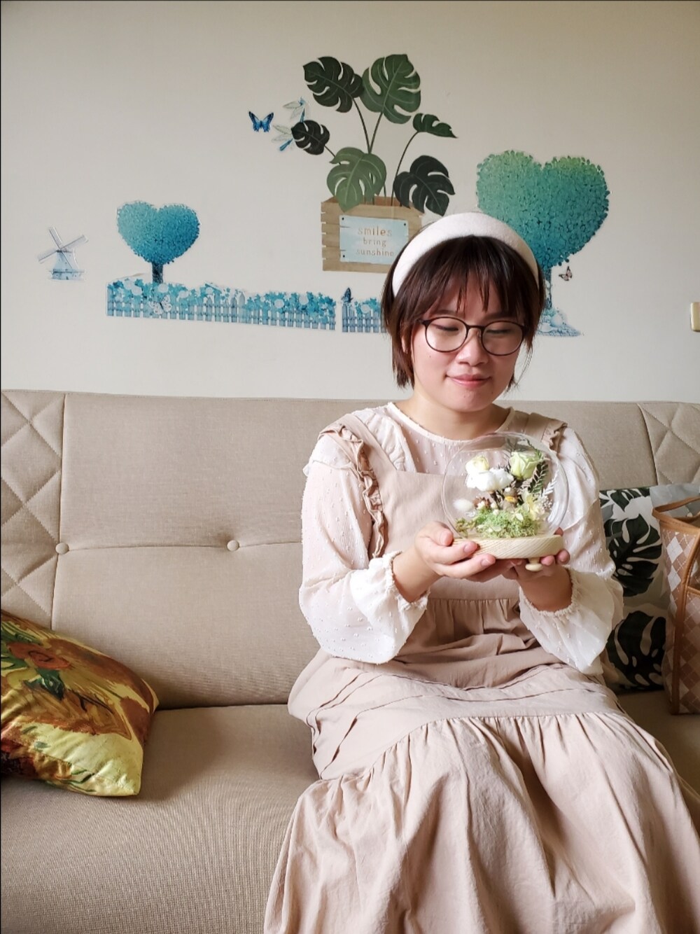 「ootd、街頭穿搭、休閒、復古、大人カジュアル、大人コーデ、低身長、低身長コーデ」｜「earth music&ecologyの楊柳シフォンドビーブラウス ＊（シャツ/ブラウス、ホワイト系）」を使った、呱呱🍯さん（レディース・152cm）の秋コーディネートの1枚目の写真
