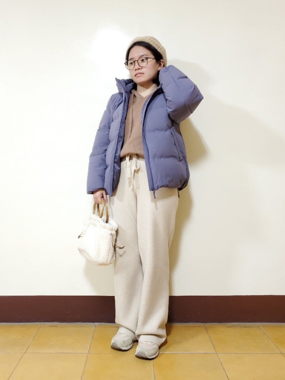 「新星WEARISTAにエントリー、ootd、街頭穿搭、大人カジュアル、大人コーデ、低身長、低身長コーデ、冬コーデ、冬を彩る色いろコーデ」｜「UNIQLOの無縫羽絨連帽外套 BLUE  L（ダウンジャケット/コート、ブルー系）」を使った、呱呱🍯さん（レディース・152cm）の冬コーディネートの1枚目の写真