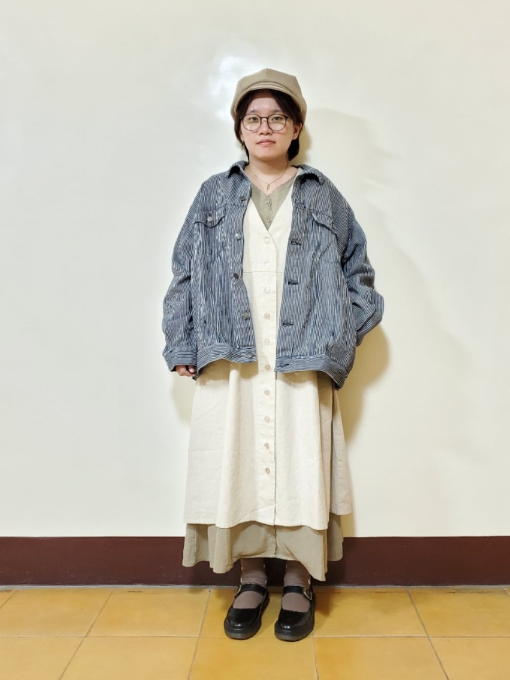 「重ね着ベストシーズン、ootd、街頭穿搭、休閒、復古、vintage、大人カジュアル、大人コーデ、低身長、低身長コーデ」｜「Samansa Mos2のセットジレワンピース（ワンピース、ホワイト系）」を使った、呱呱🍯さん（レディース・152cm）の冬コーディネートの1枚目の写真