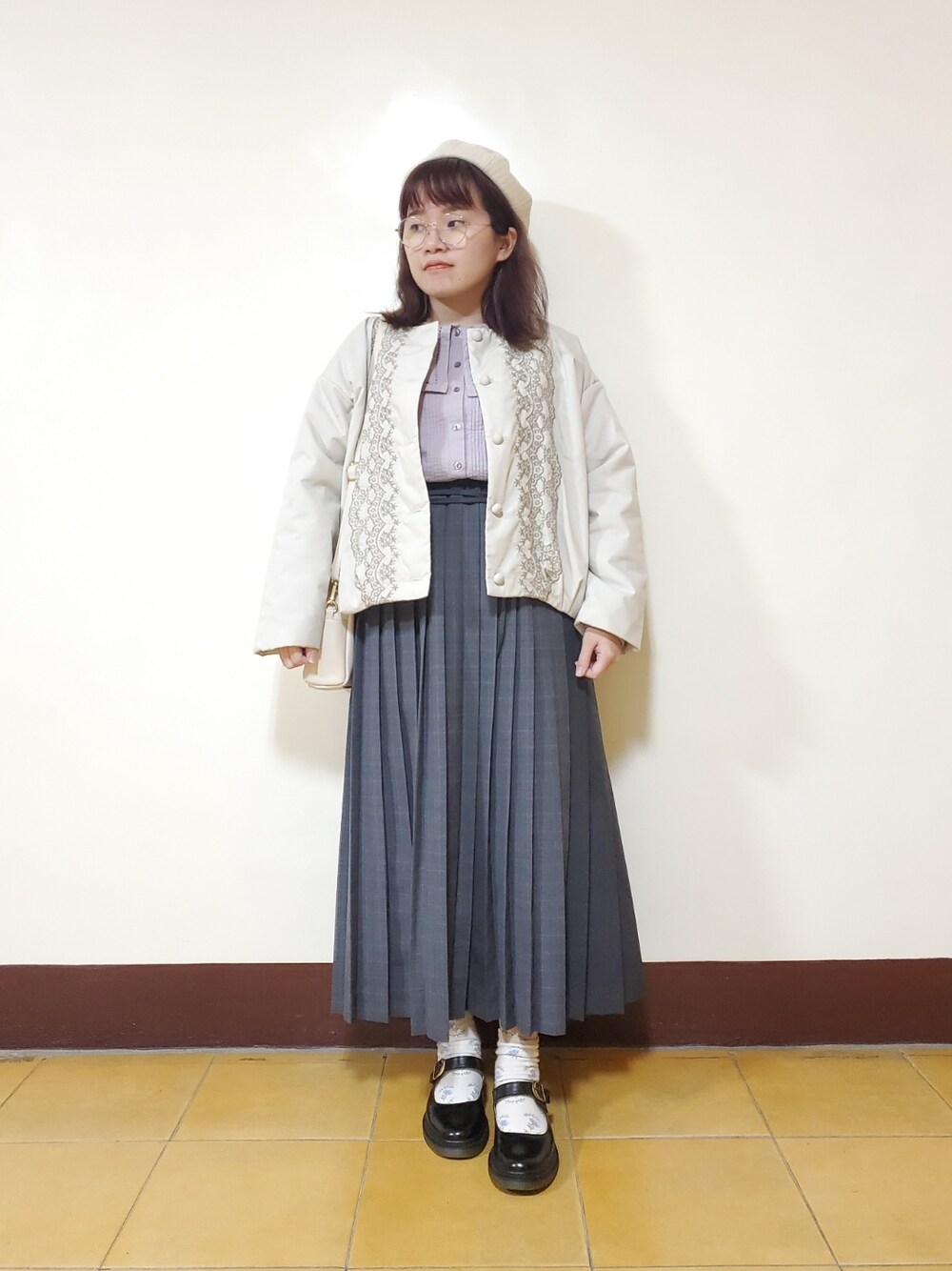 「いまどきジャケット写真、春コーデ、大人カジュアル、大人かわいい、低身長、刺繍、刺繍シャツ、復古、vintage」｜「Samansa Mos2の中綿刺繍ジャケット（ノーカラージャケット、ホワイト系）」を使った、呱呱🍯さん（レディース・152cm）の春コーディネートの1枚目の写真